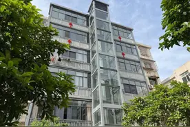 一键“梯”升的幸福生活 探访嘉鱼首个加装电梯的老旧小区图片