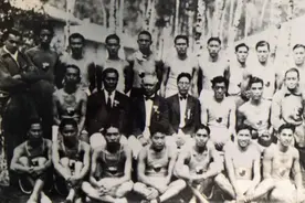 1936年的柏林奥运会上，中国的 “神行太保”与天才运动员欧文斯结为好友图片