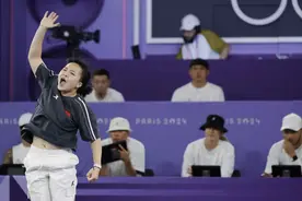奥运“皓”外丨创造历史！河南“霹雳女孩”刘清漪登上奥运领奖台图片