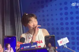中国男篮应该归化你？韩旭：我……谢谢大家 下辈子我去男篮😂视频封面