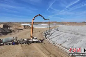 肃北：马鬃山经开区核心区调蓄水池项目加速推进图片