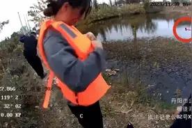 天寒地冻！00后女警毅然跳入冰水救援图片