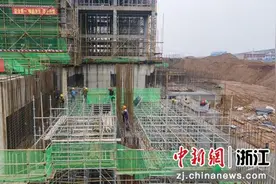 浙江金华：河道生态治理建设忙 排涝站初见雏形图片