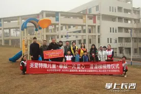 “我要把自己的礼物分给福利院的小朋友”图片