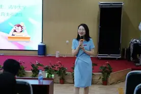 28岁清华女博士任福州一小学校长图片