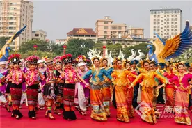 【高清组图】好看！爱看！西双版纳街头刮起“最炫民族风”图片