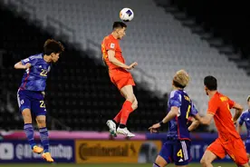 U23亚洲杯 | 热议成耀东用门将打中锋！“有备而来”还是“帮对方解围”？图片