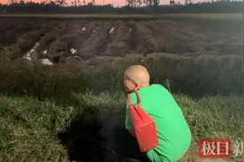 “为弟追凶27年”姐姐重回案发地，亲历者：凶手腰间挂刀，到教室喊走受害人图片