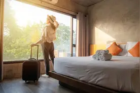 五一旅游业迎小高峰：酒店价格大幅上涨，烟台因演唱会火爆图片