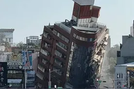 直击台湾花莲7.3级地震，整栋大楼倾斜摇摇欲坠，当地居民称多处塌方余震不断图片