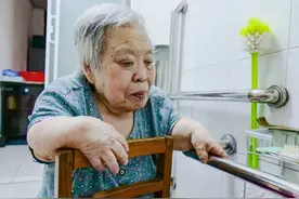 小号定制！南桥镇爱心企业助“袖珍奶奶”梦想改造！图片