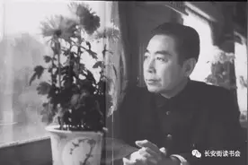 「学习恩来」人民公仆周恩来：谦逊实际平等待人 从不摆架子图片