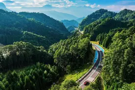 龙门之巅1号公路什邡湔氐段通车图片