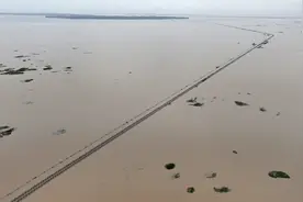 新华全媒+·聚焦防汛抗旱｜我国最大淡水湖鄱阳湖水位超警戒图片
