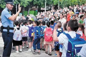 同安百姓身边事·平安我点赞 | 开心上学路 暖暖的守护图片