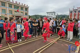 请到广东过国庆｜跳竹竿舞，吃乌米饭……到河源龙川感受畲族风情图片