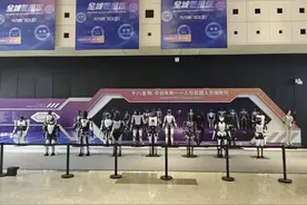 会翻滚的“狗”、能按摩的“手”、会冲咖啡的“球”……来看人形机器人的“动手能力”图片