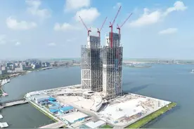 临港第一高楼主楼核心筒本月将全面封顶！西岛中银金融中心将成为新片区金融总部办公为主的地标建筑图片