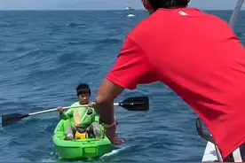 男孩海上漂流一天一夜被救，有人假冒救人者直播还去孩子家？官方回应图片