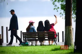 武汉东湖听涛景区五一盛况：家庭游客尽享亲子欢乐图片