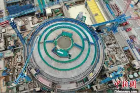 中广核广东太平岭核电1号机组完成外穹顶封顶图片