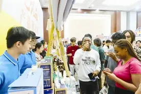 东盟网红走南宁暨邕品出海系列活动（越南专场）启动 15名越南网红来邕推介南宁好物图片