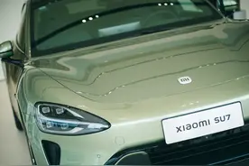 特斯拉全线降价1.4万，如何应对？雷军：特斯拉也是友商，我非常佩服马斯克图片