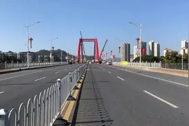 记者直击五里亭大桥施工现场，解封时间...图片