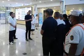 宝山区副区长丁力现场调研仁和医院防台防汛工作图片