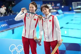 全红婵陈芋汐包揽女子10米台金银牌图片