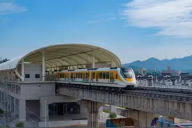 “唐车造”新型中低速磁浮列车！广东正式载客运营！图片