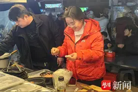 盐渎街道神州路网红夜市：浓浓“烟火气” 真情服务暖人心图片