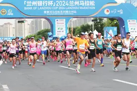 火热兰马 燃动金城 4万名选手激情奔跑黄河风情线图片
