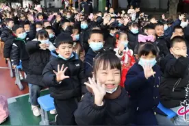 开笔启智，峨眉实小为一年级学生“扣好人生第一粒扣子”图片