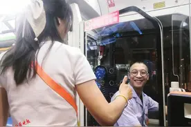 演唱会一场接一场“歌迷之城”星光闪耀图片