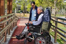 深圳首个康复花园在港大深圳医院启用图片