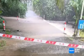 水库开闸泄洪、十余条积水路段封控……琼海防汛防风应急响应升至Ⅱ级图片