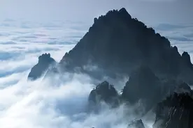 黄山天都峰明起恢复开放，此前封闭轮休了5年半图片