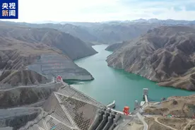 青海羊曲水电站全容量投产发电 可满足约158万个家庭年用电需求图片