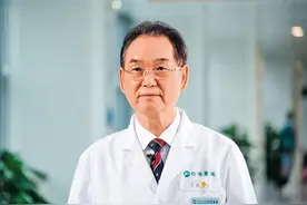 瞭望·瞭望访谈 | 将病人利益“置顶” 勇攀创新高峰——专访中国科学院院士、同济医院外科学系主任陈孝平图片