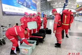 中国安能成都基地50名救援力量紧急驰援西藏日喀则图片