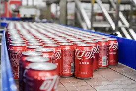 “贵安造”易拉罐装可口可乐生产线投产图片