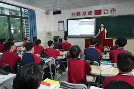 中信银行重庆分行开展“金融知识进校园”主题宣传图片
