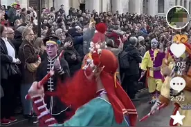 “伦敦刮起英歌舞风” 广东普宁英歌舞在英国“炸街”！教练是国家非遗传承人图片