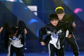 青少年街舞展演 燃爆滨州夏夜文化广场图片
