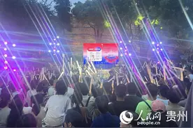 这场路边音乐会迎周岁 青春音符浇筑全城图片
