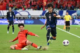 世预赛国足1:3不敌日本队 林良铭打进个人世预赛首球图片