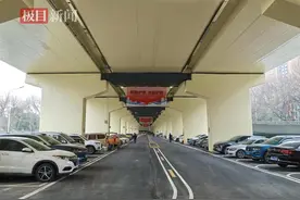 武汉黄浦立交桥下空间焕新，新增140余个车位和便民护学岛图片