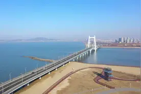 趁春光正好 来烟台黄渤海新区遇见美好图片