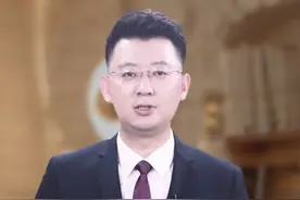 家里的热水壶总有一层厚厚的水垢，怎么擦也擦不掉；不妨试试它。图片
